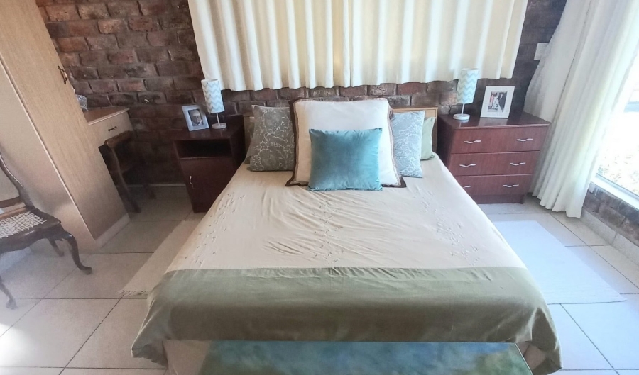 5 Bedroom Property for Sale in Dana Bay Western Cape